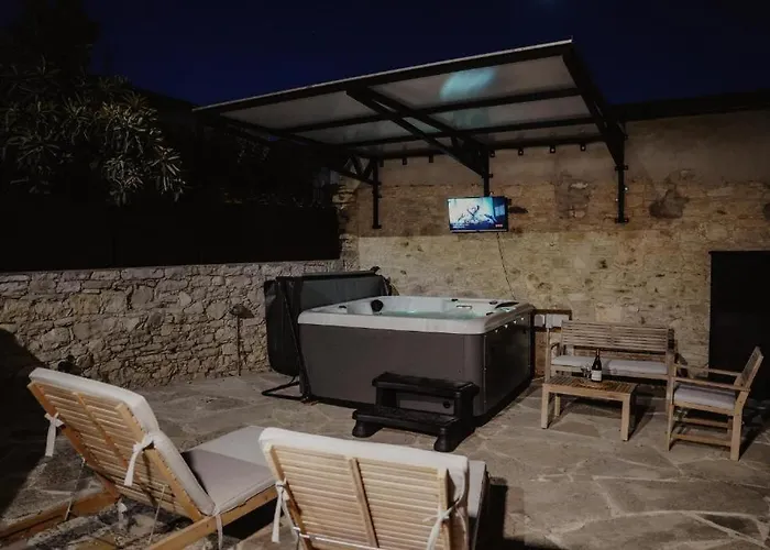 Stonehouse Hotell Monagri