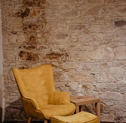 Stonehouse Hotell 4*